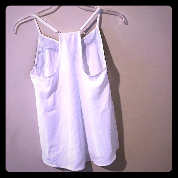 White tank top embroidered fabric detail medium - Picture 2 of 6